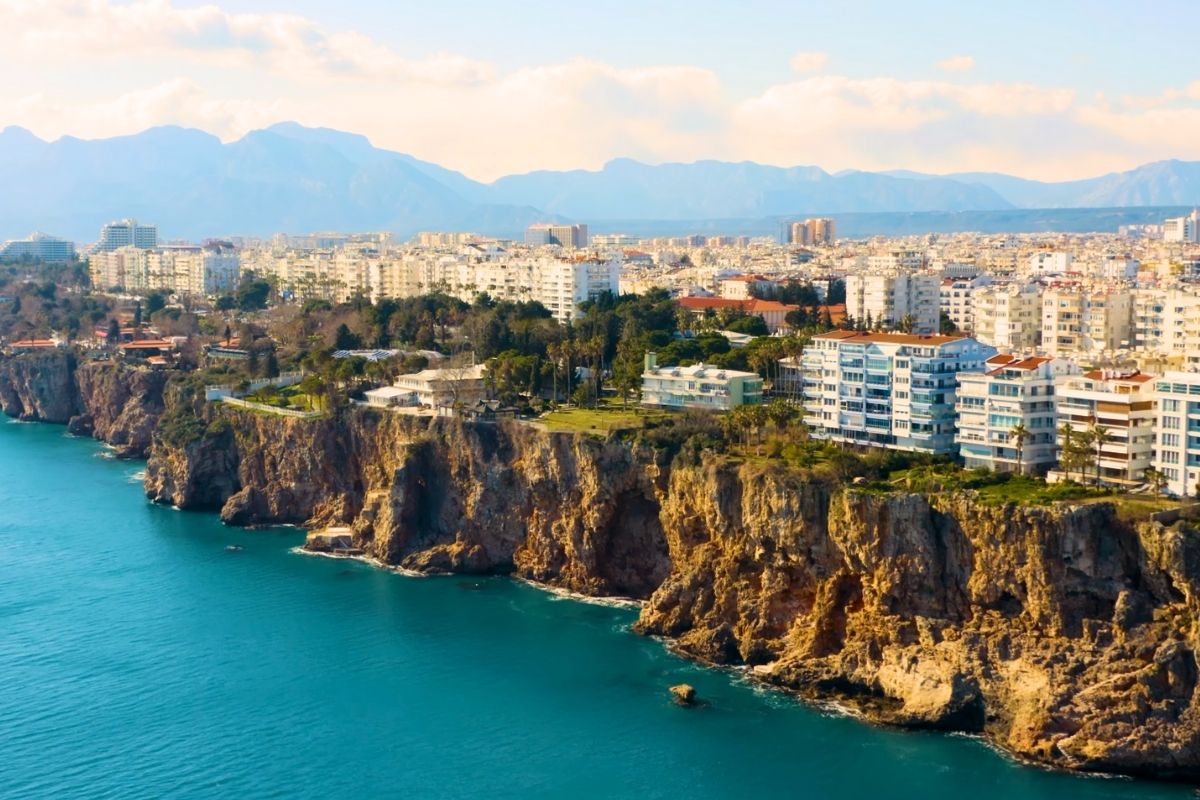 Antalya Real Estate Market in 2025 – Luxury Homes on Fener Cliffs