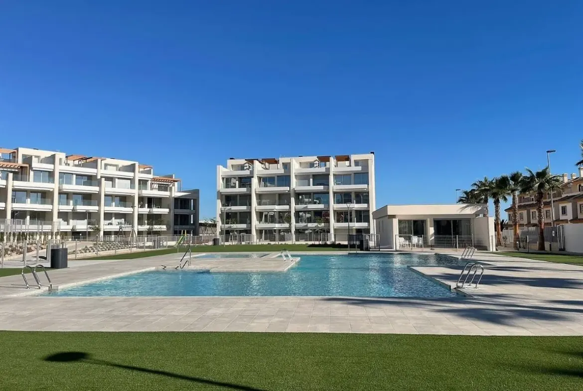 Apartments for Sale in Alicante Near Golf Courses-2