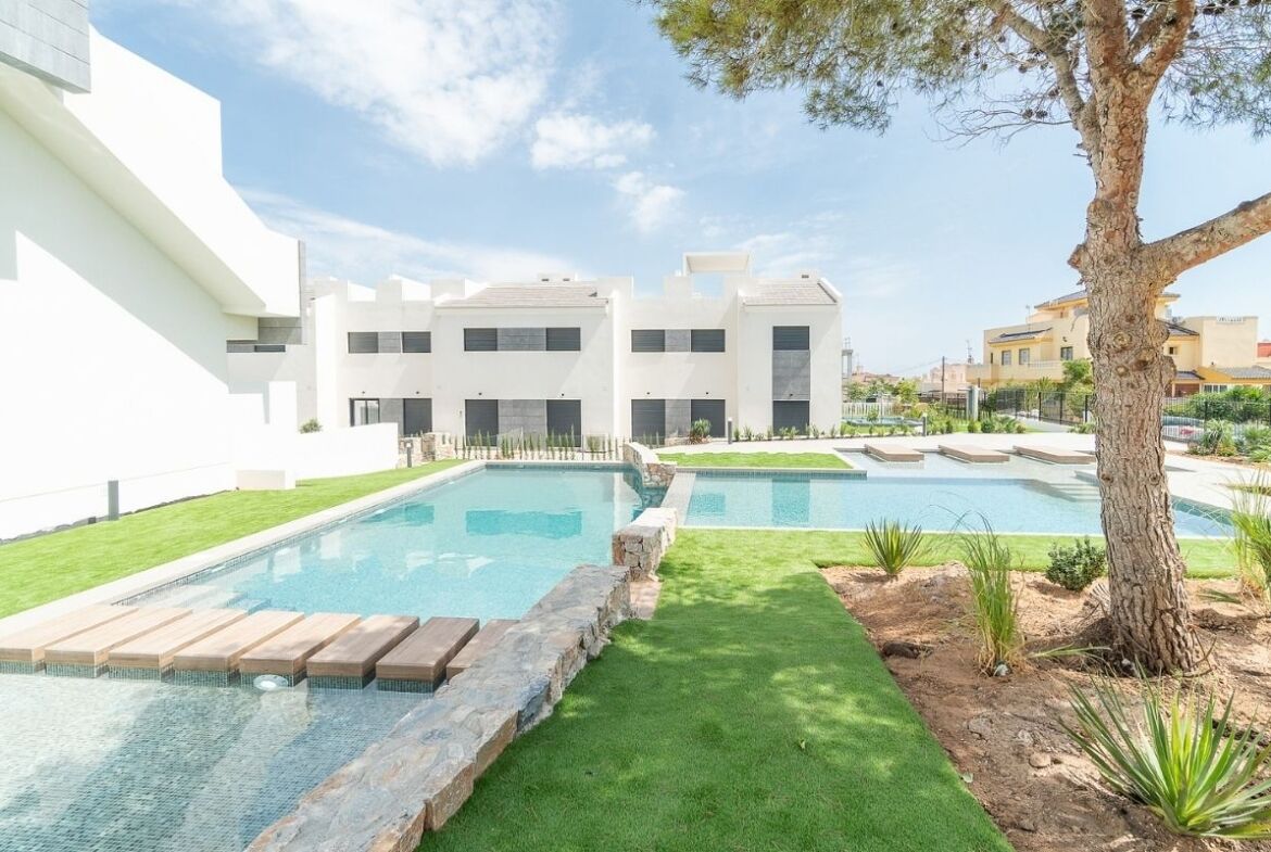 Bezugsfertige Wohnungen zum Verkauf in Alicante – in Strand- und Golfplatznähe-2