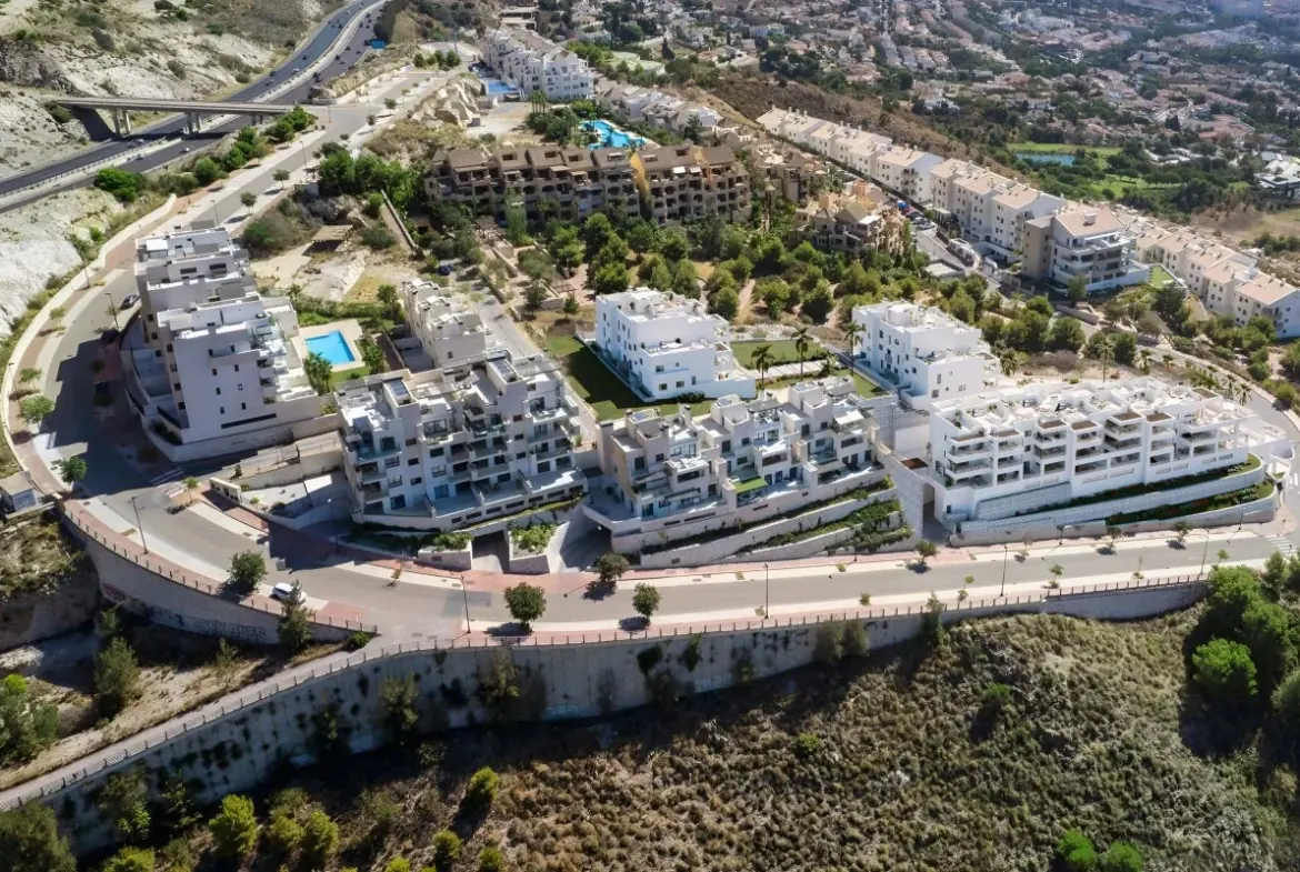 Stylish Apartments in a Prestigious Complex in Benalmadena-2