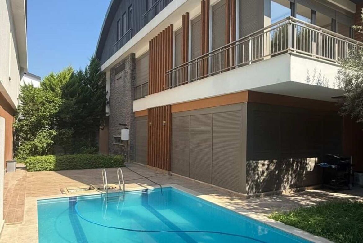 Luxusvilla mit privatem Pool in Antalya Konyaaltı-1