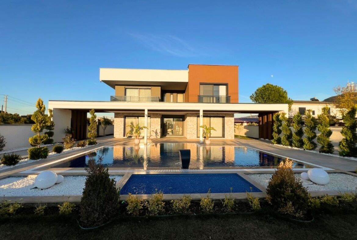 Didim Luxury Villa with Private Pool and Smart Home Design-1