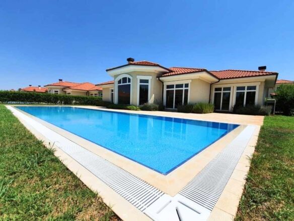 Döşemealtı Villa for Sale on a 1,200 sqm Private Plot-1